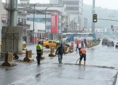 Trabajos previos a labores de cableado de la Aerovía en la avenida Quito.