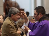 Fieles católicos quiteños acudieron a cumplir el ritual del Miércoles de Ceniza