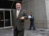 Jorge Acosta, abogado de los pilotos de los aviones presidenciales, llegó a la Fiscalía para acompañar a uno de sus clientes en una versión.
