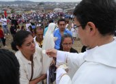 Los líderes religioso sugieren que, por ejemplo, la hostia se entregue a los fieles en la mano.