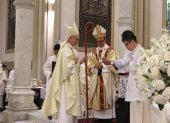 La ordenación del nuevo arzobispo auxiliar de Guayaquil se realizó en la Catedral Metropolitana.