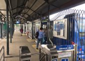 Las estaciones de la Metrovía lucieron con menor afluencia de personas.