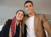 Imagen referencial. Cristiano Ronaldo junto a su madre, Dolores Aveiro.