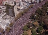 En Santiago, Chile, la afluencia de manifestantes fue multitudinaria.
