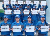 Mujeres de la Policía de Ecuador se unen a la campaña #QuédateEnCasa