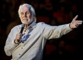 Considerado un genio en su estilo, con temas como "The Gamble"" y "Coward of the county", Kenny Rogers marcó toda una generación.

 FILES-US-ENTERTAINMENT-MUSIC-KENNY ROGERS