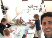 Djokovic publicó esta fotografía con su familia junto a una carta llena de optimismo.