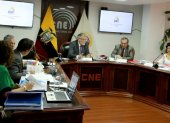 Enrique Pita presidió por unos minutos la sesión del pleno del CNE en la que se aprobó el calendario electoral.