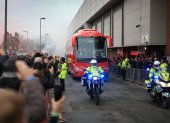 Los agentes de seguridad que resguardan el orden en el estadio de Anfield trabajarán para la comunidad mientras dure la emergencia sanitaria en Inglaterra.