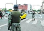 Control de movilidad en algunas calles del suburbio, el pasado 18 de marzo. Participaron miembros del Ejército. 

18 MARZO del 2020

GERARDO MENOSCAL

Agencia (ag-expreso)
