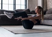 El ejercicio en casa ayuda a reducir el estrés.