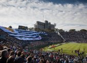El estadio Centenario es donde hace de local la selección uruguaya de fútbol.