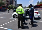 La Policía efectúa operativos de control del cumplimiento de la restricción vehicular, estado de excepción y toque de queda