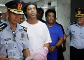 Ronaldinho sigue recluido en la cárcel de Paraguay junto a su hermano. El 21 de marzo cumplió 40 años de edad, pero tras las rejas.