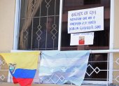 Iniciativa. Los moradores han colocado banderas y pancartas.