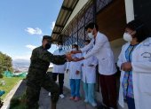 Personal de centros médicos de Sangolquí también recibieron kits alimenticios