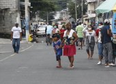 En el suburbio y sur de la ciudad las se ve bastante movimiento en las calles. Las personas estñan confiadas que no se contagiarán.
