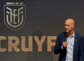 La Federación Ecuatoriana de Fútbol anunció que el salario de Jordi Cruyff, quien actualmente se encuentra en España, se reduce un 70 %.