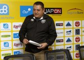 Andrés Baéz, gerente de Aucas, tras una rueda de prensa en la víspera de un cotejo.