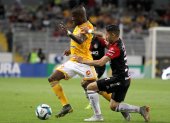 Enner Valencia (i) destaca en Tigres por su eficacia en la red.