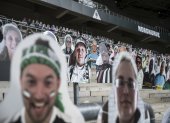 Los hinchas del Borussia Mönchengladbach pagarán para que sus imágenes estén en los graderíos en lo que resta de la temporada de la Bundesliga