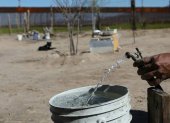 Recolección de agua en Anapra, una zona con un alto estrés hídrico al norte de México.