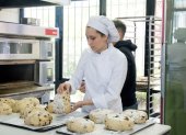 Entre los emprendimientos que se financian a través de plataformas están negocios que producen ropa y bisutería artesanal, alimentos con granos y  chocolate, y otras que permiten dar fondos a restaurantes, cafeterías y panaderías pequeñas que no laboran con entrega a domicilio.