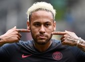 Neymar, jugador brasileño, estaba feliz por la relación de su madre.