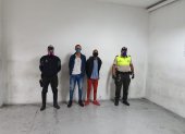 En el sector de Pifo fueron detenidos dos ciudadanos venezolanos sospechosos de herir y robar a un ciudadano