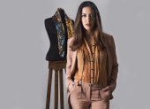 Diseñadora de moda enfocada en resaltar los textiles andinos.