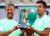 Kevin Krawietz (i) junto a su compatriota Andreas Mies (d) ganaron el torneo de Roland Garros en dobles, el año pasado.