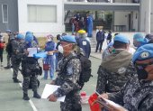 Los cascos azules de la Policía Nacional apoyan en las tareas humanitarias y de seguridad