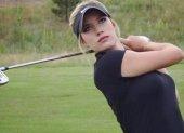 La golfista Paige Spiranac destaca por su talento en el deporte y belleza.