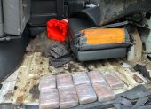 En tres operativos la Policía Antinarcóticos aprehendió cocaína y marihuana en varios sectores de Esmeraldas.