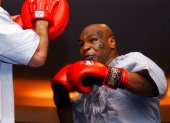 Mike Tyson se prepara para volver al cuadrilátero en medio de la expectativa de los aficionados.