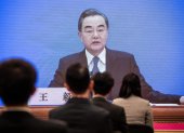 El ministro de Relaciones Exteriores de China, Wang Yi, durante una conferencia de prensa virtual del domingo 25 de mayo.