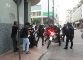 Un aspecto de la protesta en la que un equipo de EXPRESO fue atacado por la Policía.