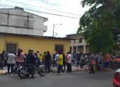 Situación. Diversos negocios se ubican en las afueras del mercado de las Cuatro Manzanas.