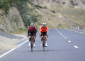 El ciclista ecuatoriano Richar Carapaz (d) entrena ya hace varias semanas por las carreteras de su natal Carchi. Lo suele hacer acompañado de varios colegas



19   de enero de 2020

KARINA DEFAS 

Agencia (ag-expreso ag-extra ag-quito)