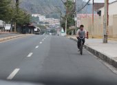 Ciclistas. Debido a la poca circulación de autos particulares los domingos, los ciclistas recorren con más libertad vías como la Carlos Julio Arosemena.