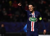 El uruguayo Edinson Cavani confirma así que no seguirá en el equipo francés, pese a la recomendaciones de varias exfiguras del club que pedía mantenerlo.