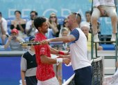 El serbio Victor Troicki (d) se sumó a la lista de contagiados de coronavirus por participar en el Adria Tour organizado por Novak Djokovic (i).