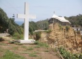 Capilla. El_santuario Blanca Estrella de la Mar, ubicado en lo alto del acantilado de Olón, al pie del mar, fundado en 1984.