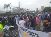 Hecho. La protesta se llevó a cabo hace unos minutos en la avenida Delta, al pie de la Universidad Guayaquil.