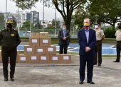 Este jueves el embajador entregó una donación de materiales de bioseguridad a la Policía