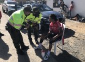 El ciclista colombiano fue atendido por las autoridades luego del susto.
