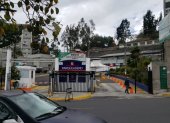 El Hospital Militar de Quito suspendió la atención en consulta externa por el incremento de atención a pacientes con coronavirus.