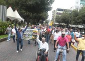 La protesta. Se llevó a cabo hace unos minutos. Los marchantes recorrieron algunas calles céntricas de la ciudad.