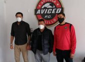 Iván Kaviedes (d) volverá al fútbol para jugar en el Aviced de Cuenca.