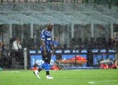 Romelu Lukaku, del Inter de Milan, caminó desolado al final del partido donde su equipo esperaba entrar a la pelea por el título de Italia.